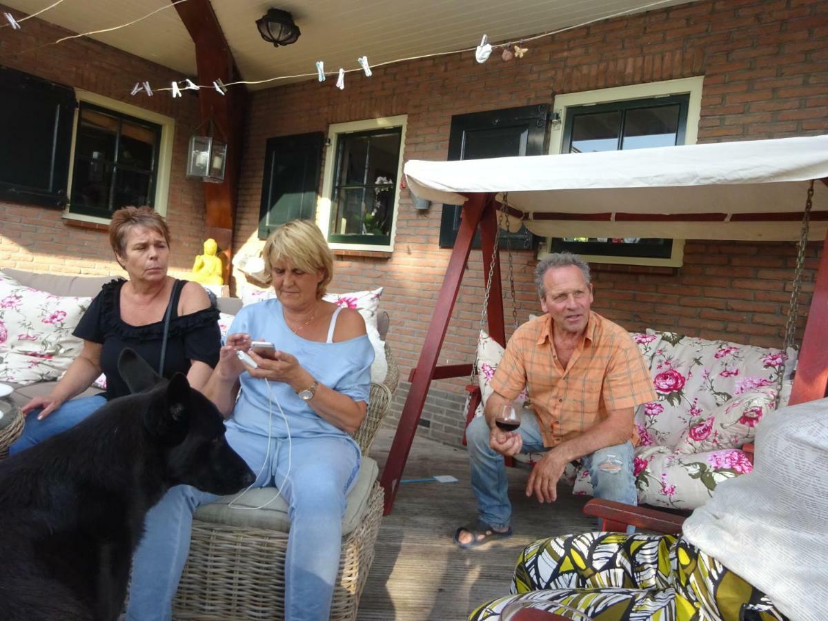 Guesthouse De Haal Oostzaan Eksteriør billede